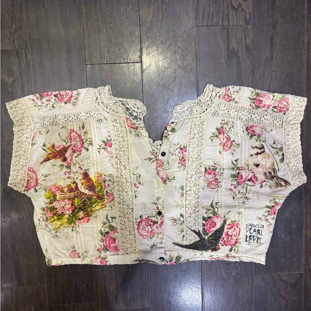 Magnolia Pearl Cream Floral Lace Top Gently worn, No tags - Picture 2 of 3